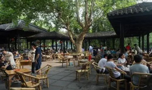 从防空洞到茶室——重庆那些